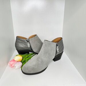 Vionic Women’s Marissa Gray Leather Ankle Booties Size 8.5